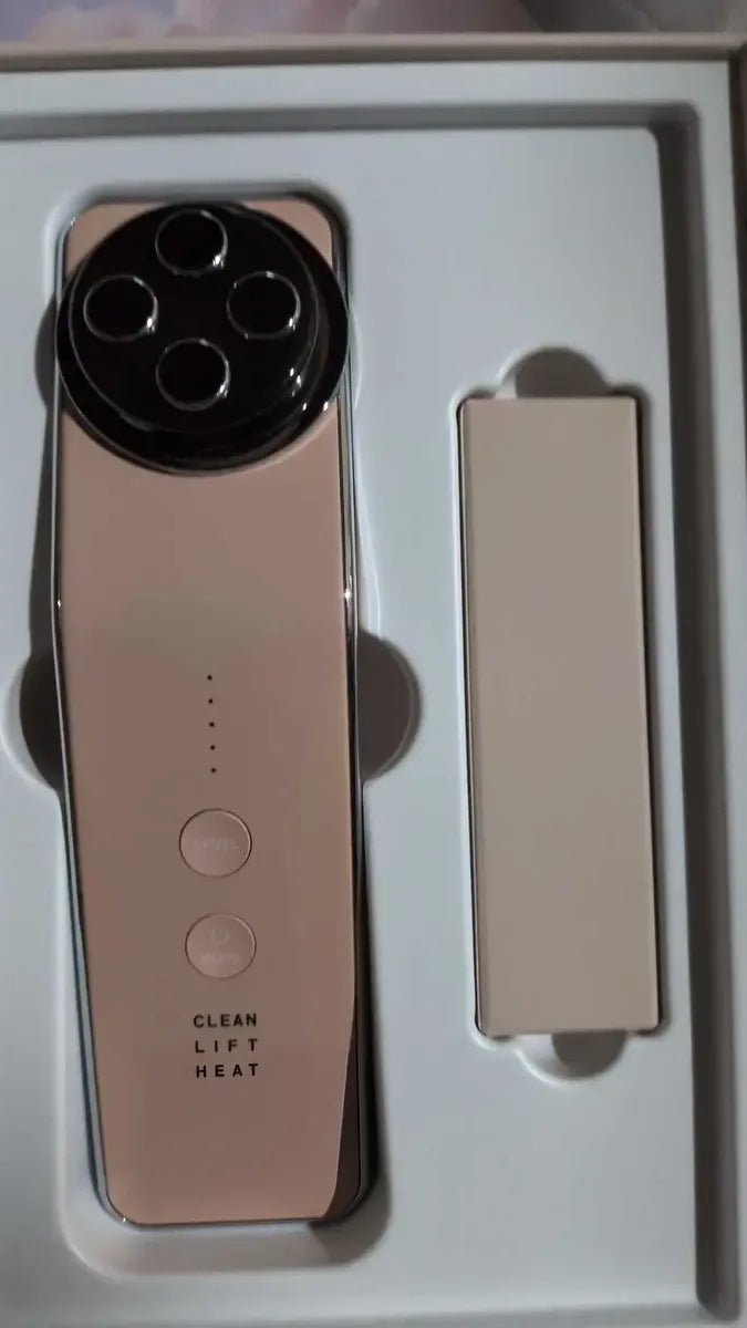 購入者が撮影したピンク本体。4つの電極面と2つのボタン
